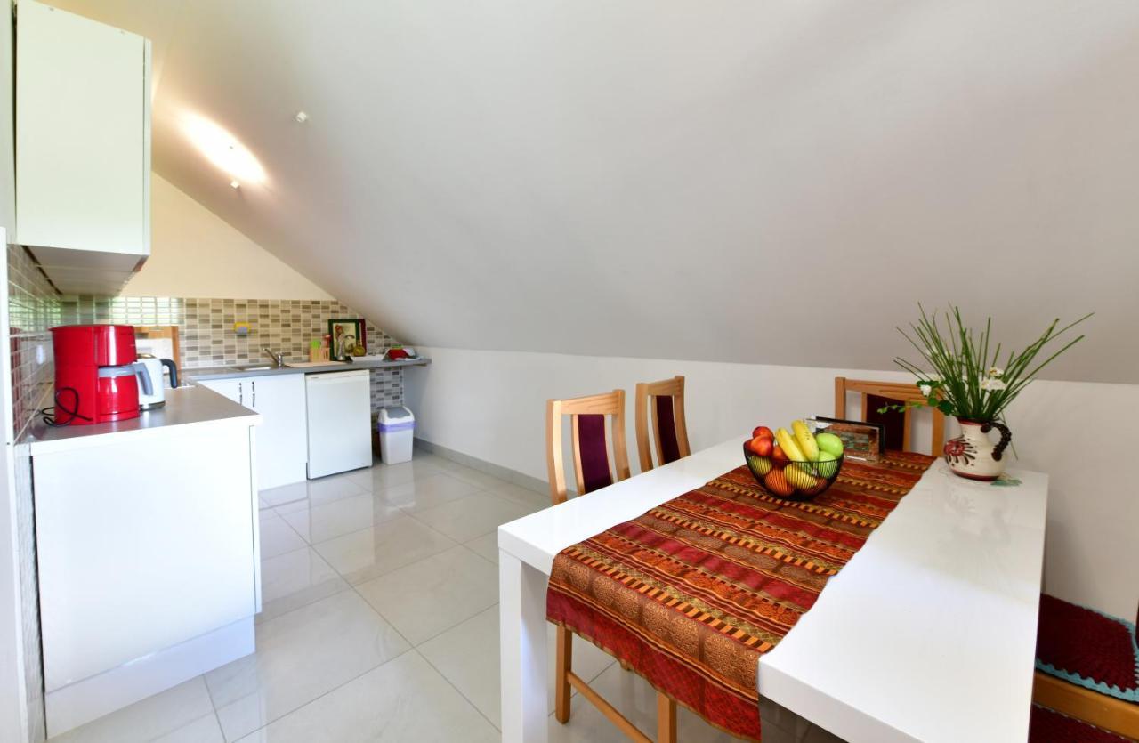 Apartman Jelena Rakovica Εξωτερικό φωτογραφία